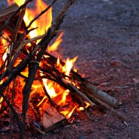 Как разжечь костер на природе: основные правила