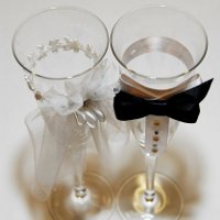 Как украсить бокалы на свадьбу своими руками