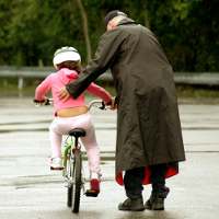 Иллюстрация к статье Как научить ребенка кататься на велосипеде