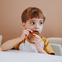 Иллюстрация к статье Ребенок не ест в детском саду: что делать