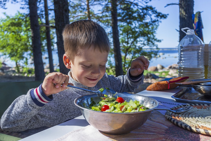 Что делать, если ребенок избирателен в еде?