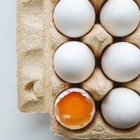 Иллюстрация к статье Что сделать с желтками от яиц?