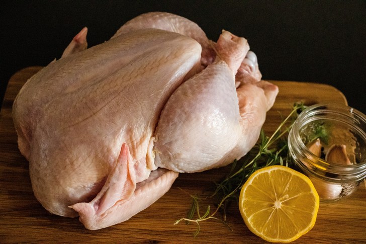Как убрать неприятный запах у мяса курицы