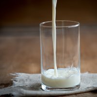 Иллюстрация к статье Как делать растительное молоко в домашних условиях