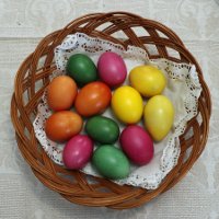 Иллюстрация к статье Как сделать натуральные красители для яиц на Пасху