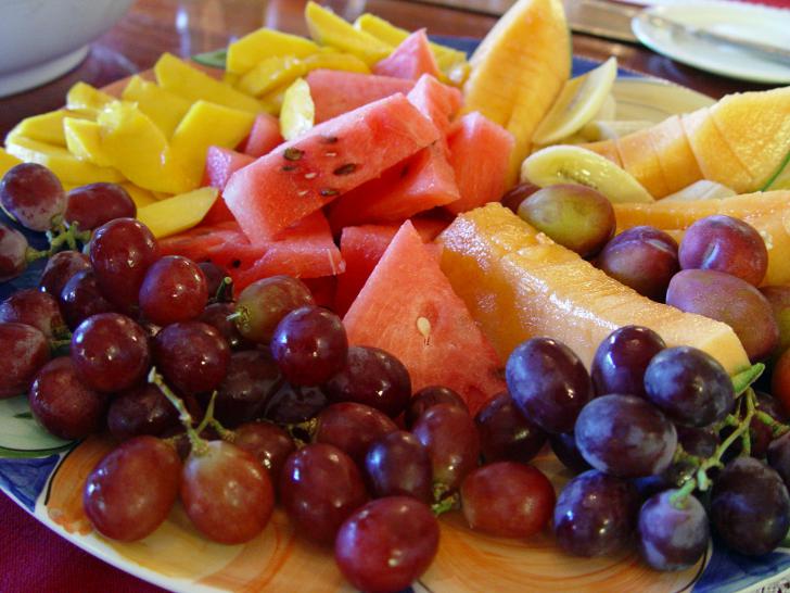 Как оформить фруктовую нарезку
