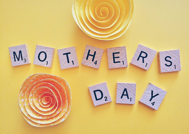 Как праздновать День матери