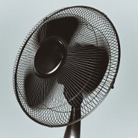 Иллюстрация к статье Как охладить квартиру в жару без кондиционера