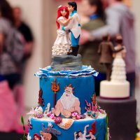 Как подать свадебный торт: популярные идеи
