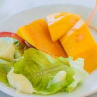 Салаты на Новый год с манго: ТОП-5 вкусных рецептов