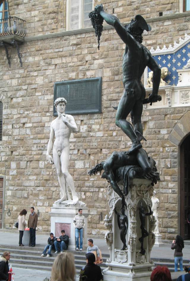 Скульптуры на площади перед Палаццо Веккьо