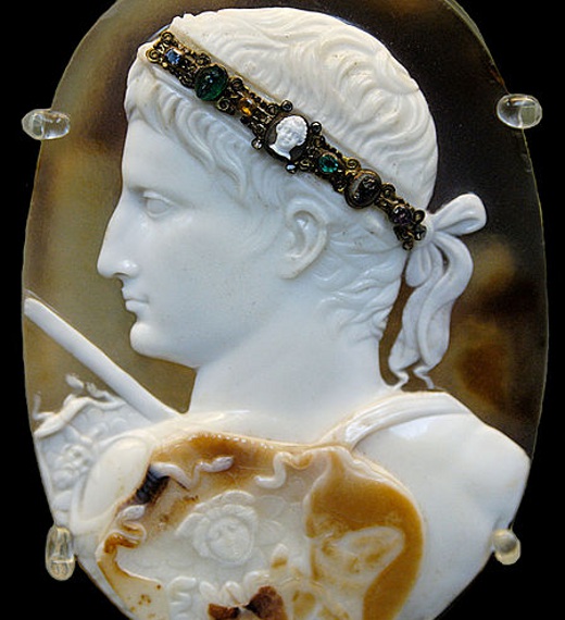 Древнеримская камея императора Августа