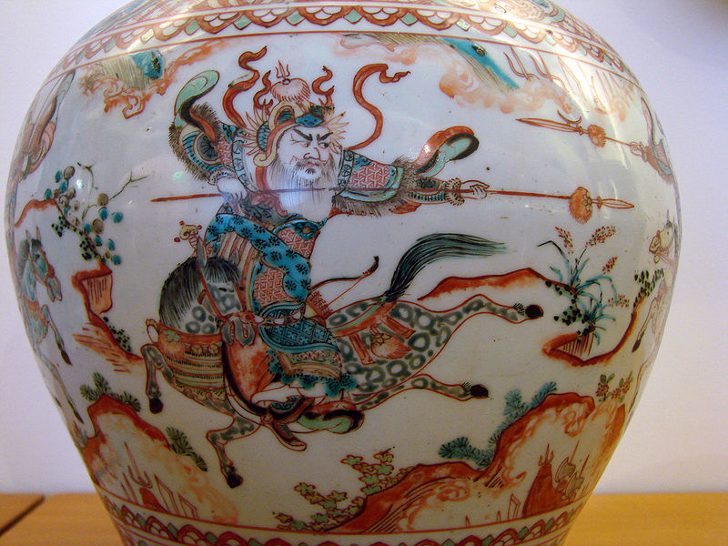 Фарфоровая ваза периода правления императора Ши-цзун 