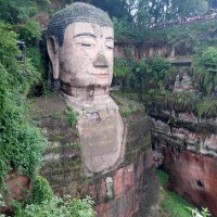 Самая большая каменная статуя Будды в мире