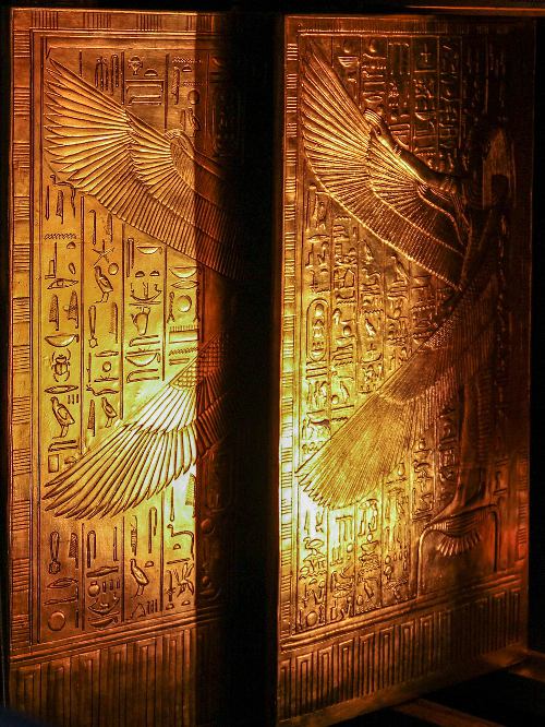 Золотые двери из гробницы Тутанхамона