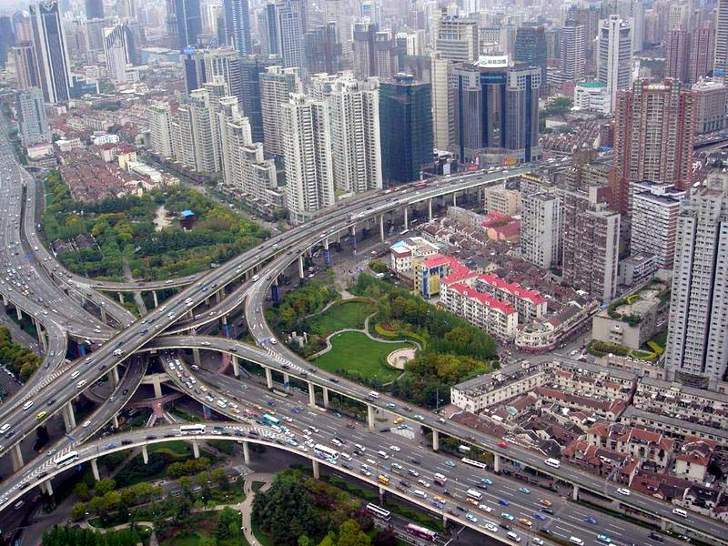 Развязка автомобильных дорог в Шанхае