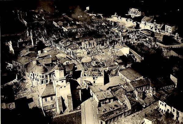 Разбомбленный немцами город Велюнь, 1 сентября 1939