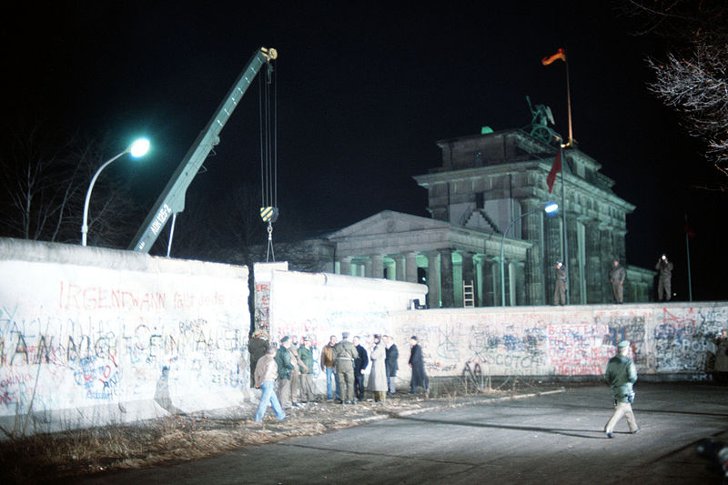 Разрушение Берлинской стены