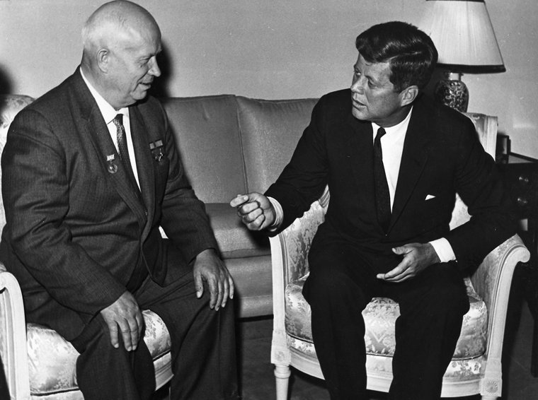Никита Хрущев и Джон Кеннеди накануне Карибского кризиса, 1961 год
