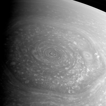 Гигантский гексагон Сатурна