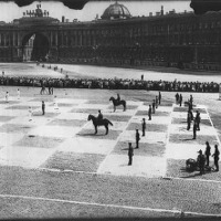 История «живых шахмат»