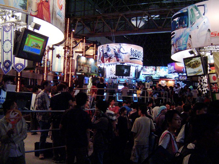 Шоу компьютерных игр в Токио