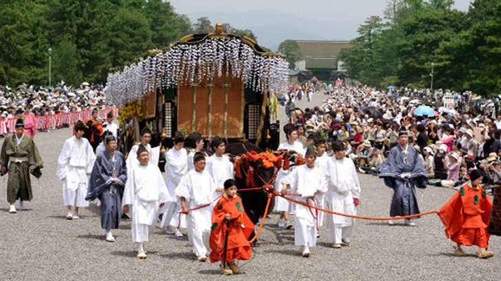 Фестиваль мальвы в Киото