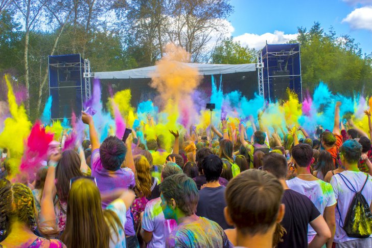 Фестиваль красок Холи ColorFest в Москве 