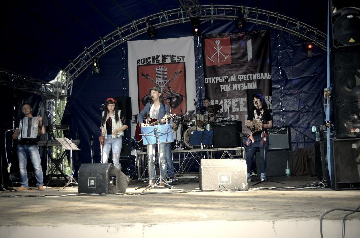 Открытый фестиваль рок-музыки «LIVEнь»