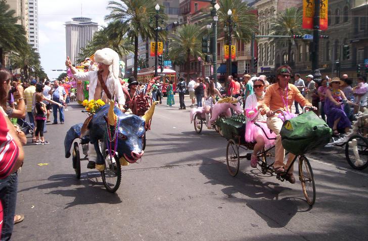 Пасхальный парад французского квартала Крис Оуэнс в Новом Орлеане